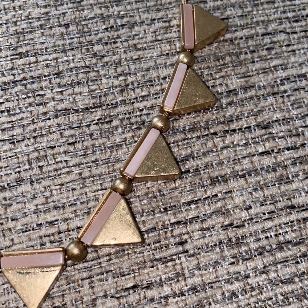 NWT Universal Thread Pink & Gold Triangle Necklace - Picture 2 of 6
